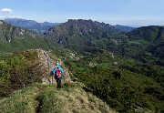 51 Scendiamo la cresta con vista in Val Taleggio ed oltre